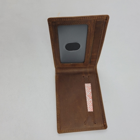 NWT distressed mens brown leather bifold wallet. 2 hidden card slots - Picture 4 of 6